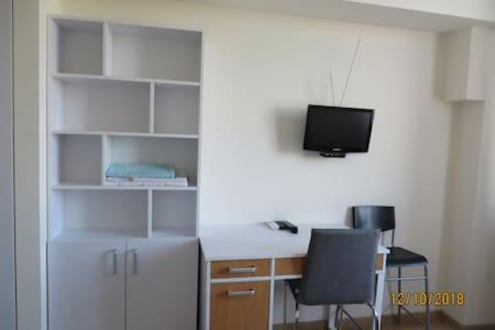 Smart-House Smart-Kvartira S Kukhnei. Kiev Extérieur photo